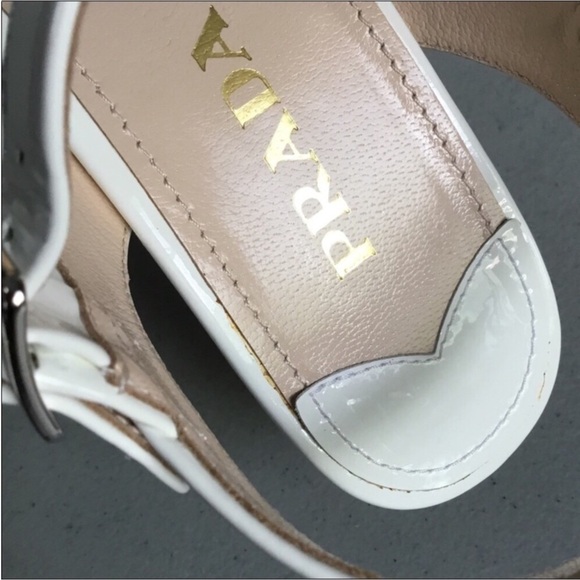 PRADA - Picture 13 of 16